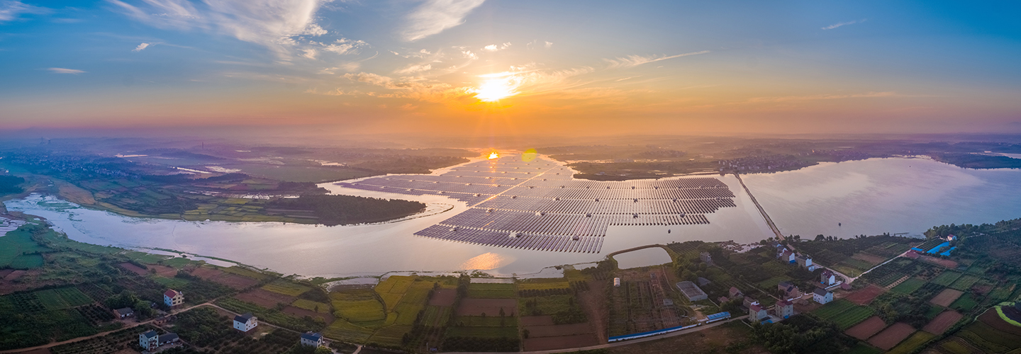 EVO视讯·(中国)科技江西鄱阳123.235MW “渔光互补”型光伏发电扶贫项目